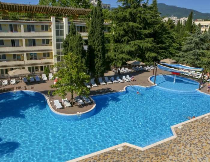 Открытый бассейн - Санаторий «Славутич»